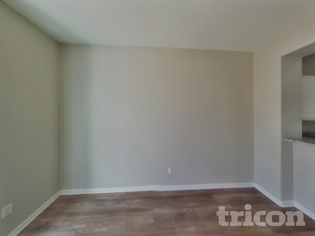 Building Photo - 1300 Pecan Tree Ct