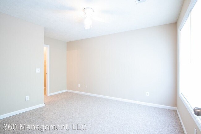 Building Photo - 479-481 Taleeda Ct