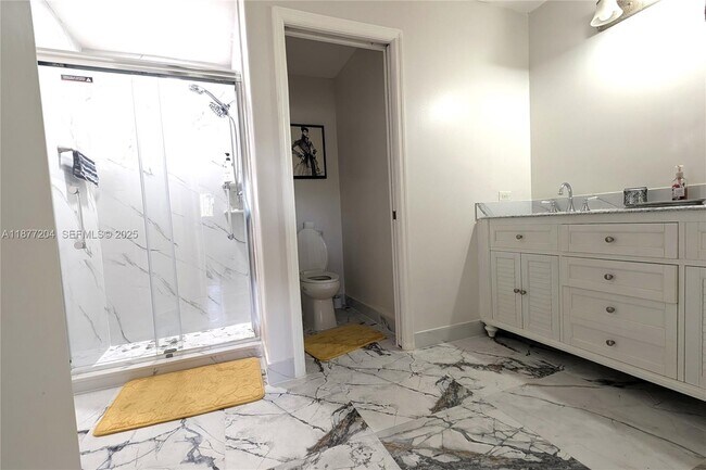 Foto del edificio - 612 Columbus Blvd S