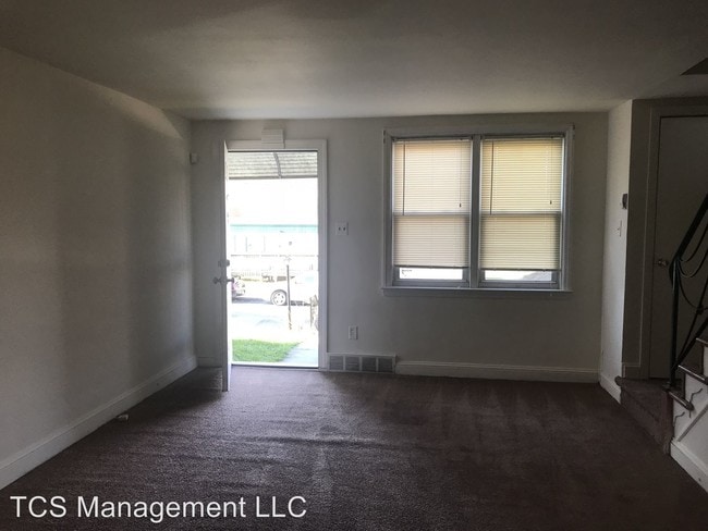 Building Photo - 1367 Park Ln