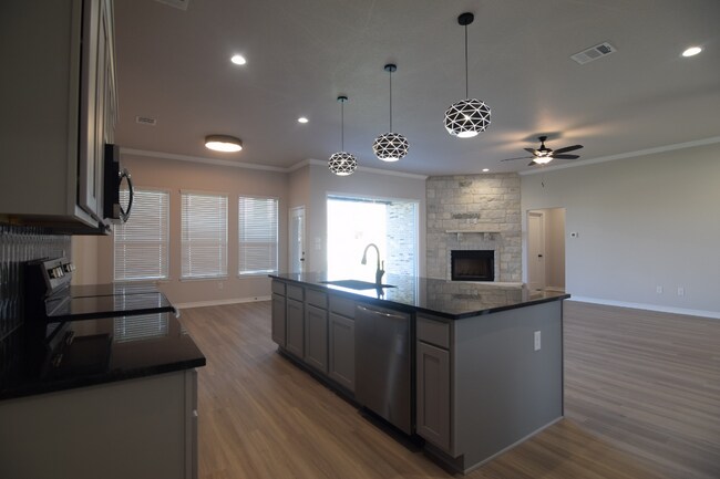 Building Photo - 3866 Green Tree Lp