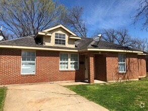 Building Photo - 1607 Glynn Oaks Dr