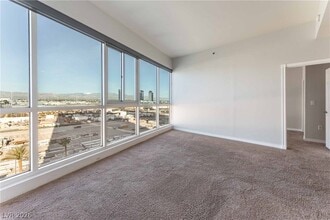 Building Photo - 4575 Dean Martin Dr