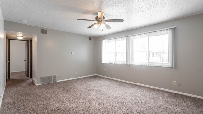 Interior Photo - 3805-3807 W 4th St