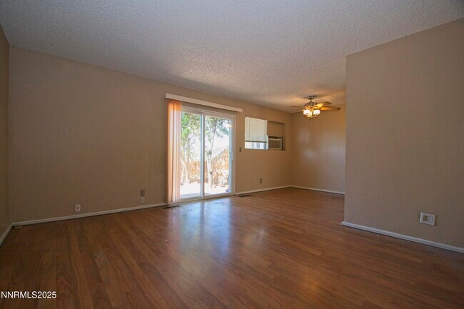 Foto del edificio - 3506 Willow Hills Cir