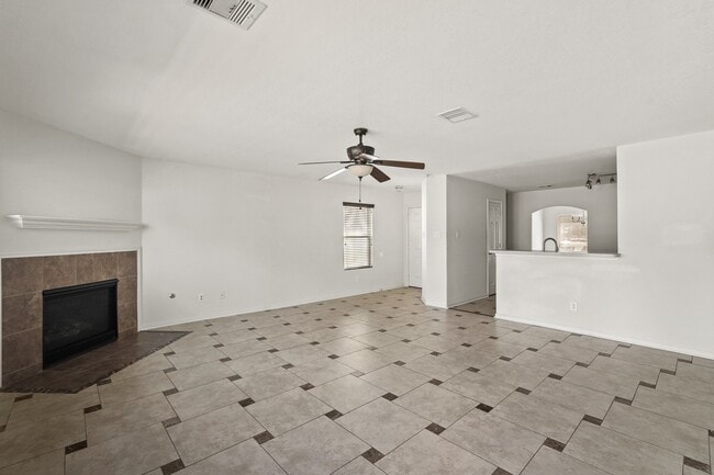 Foto del edificio - 16115 Sheldon Ridge Way