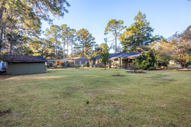 Building Photo - 1902 Groveland Rd