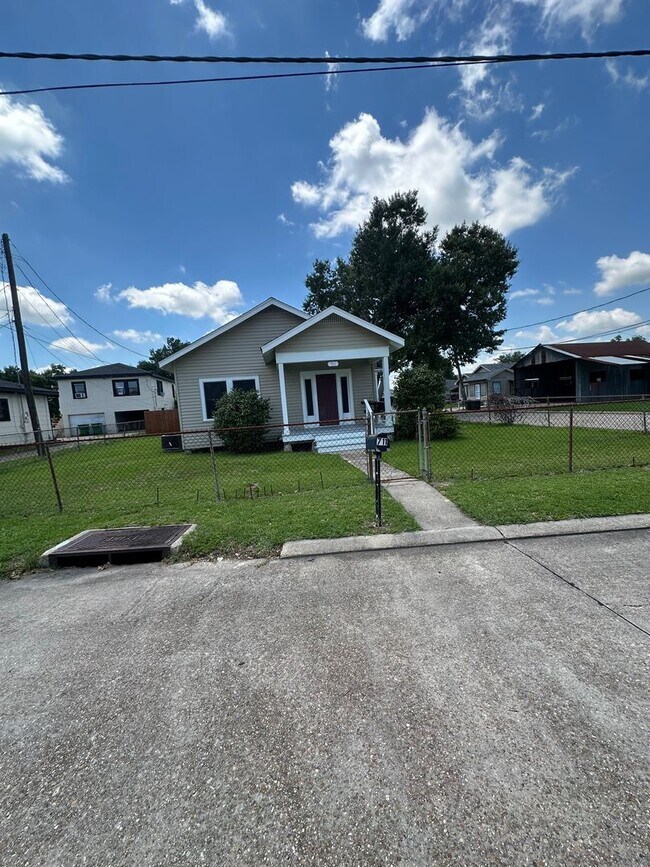 Foto del edificio - Cozy Southern Style 3 bedroom-1 bathroom unit in Houma