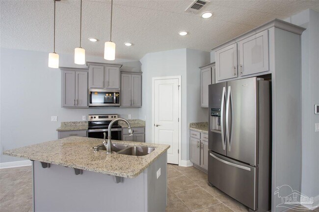 Building Photo - 405 N Coyle St