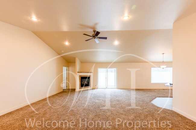 Building Photo - Spacious Home with Vaulted Ceilings