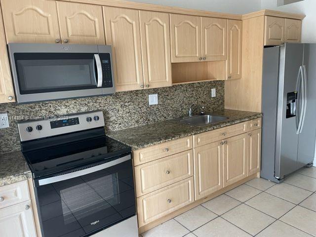 Foto del edificio - 6900 NW 179th St
