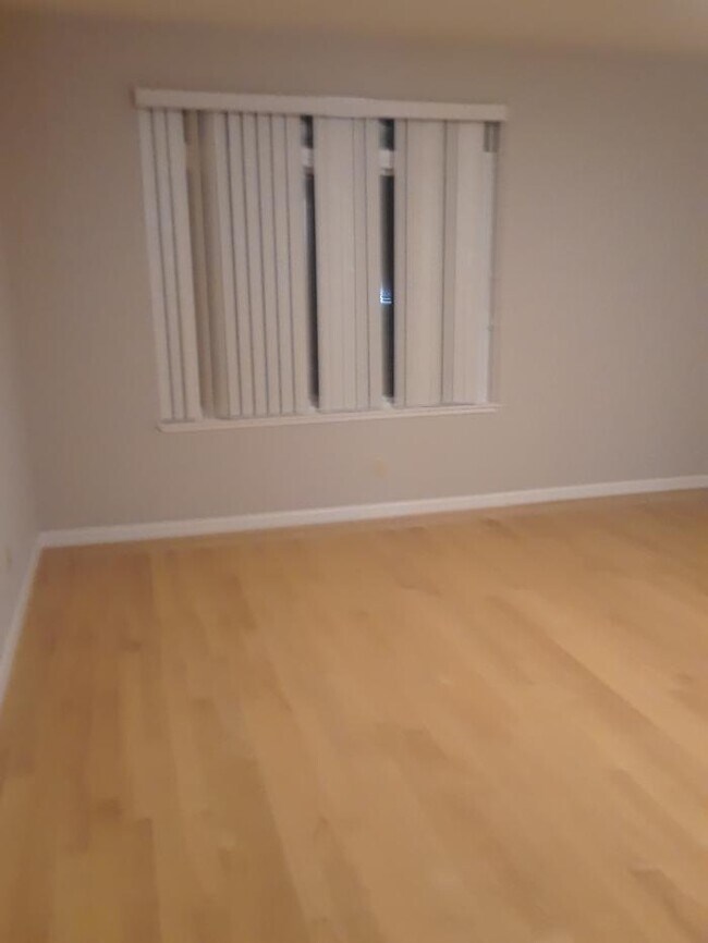 Building Photo - 3 bedroom in San Francisco CA 94121