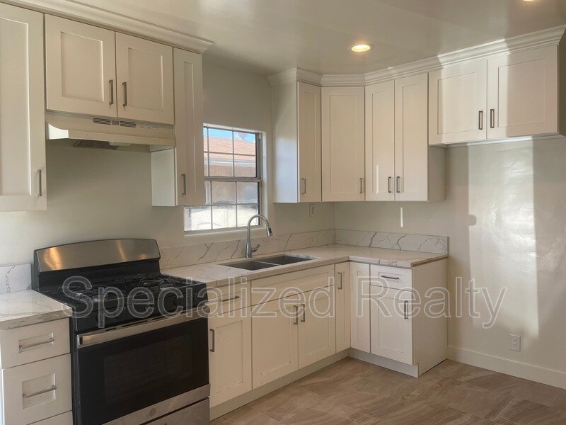 Foto principal - 140 S Cedar St