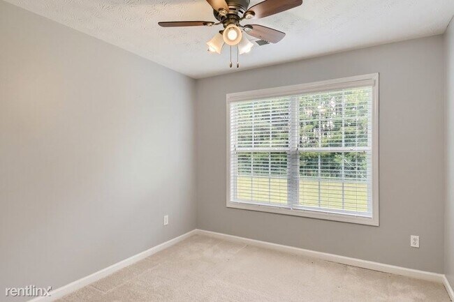Building Photo - 3 br, 2.5 bath House - 30 Loudoun Drive UNIT