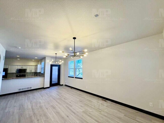 Building Photo - 3809 Rock Creek Dr