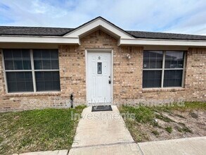 Building Photo - 1004 Fort Hood Ave
