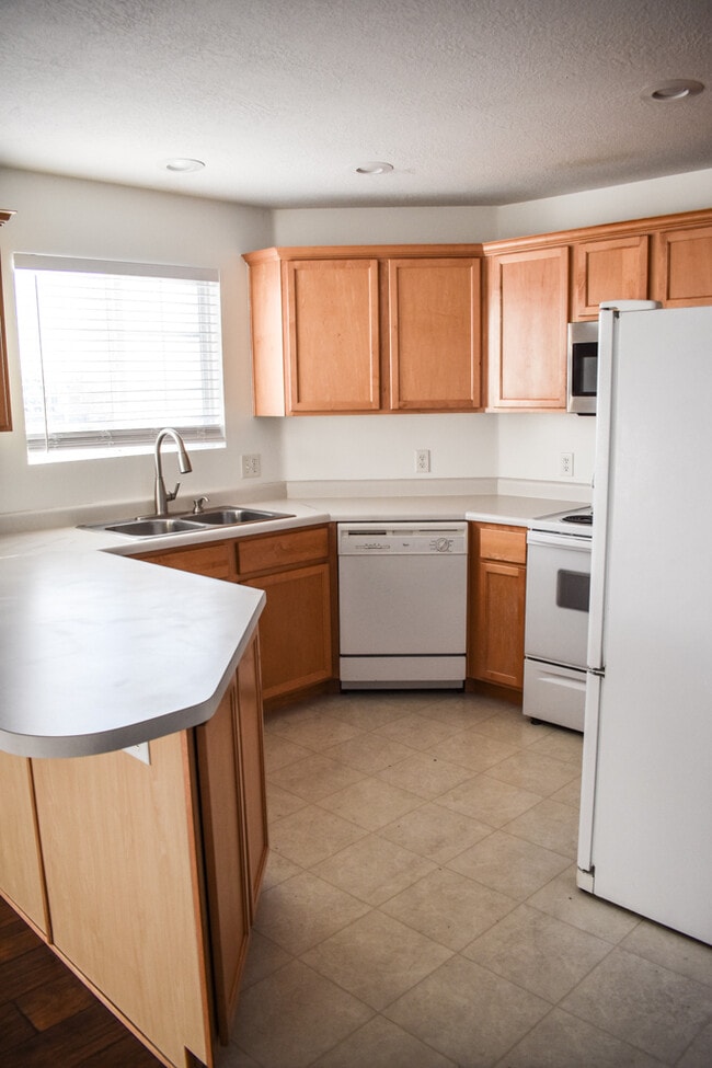 Kitchen - 1403 S 1020 W