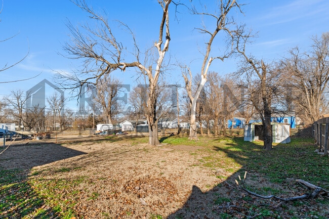 Building Photo - 224 Grover Ave