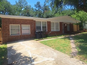 Building Photo - 5912 Maceo Ln