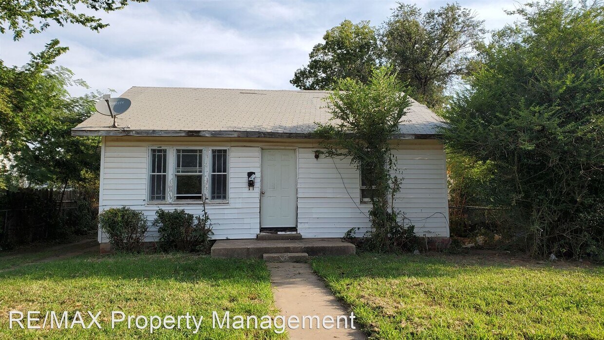 Primary Photo - 2 br, 1 bath House - 906 East Elm Avenue