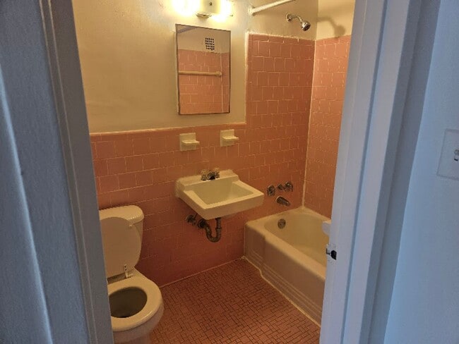 Interior Photo - Robin Towers