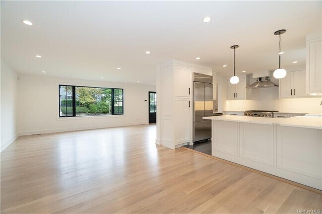 Foto del edificio - 652 Forest Ave