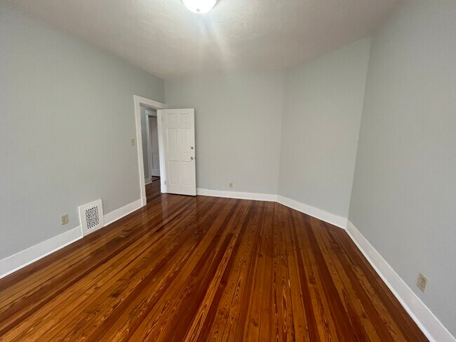 Foto del edificio - 490 Quincy St