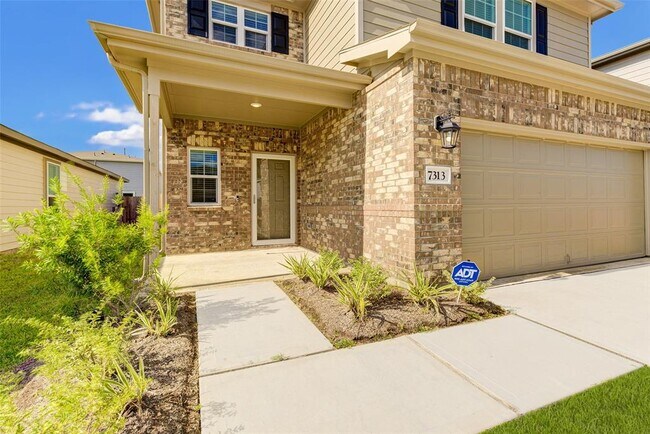 Foto del edificio - 7313 Madison Cmns Ln