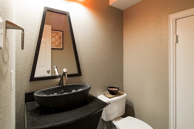 Foto del edificio - 7712 Brookview Ct