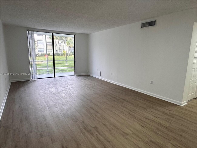 Building Photo - 1810 N Lauderdale Ave