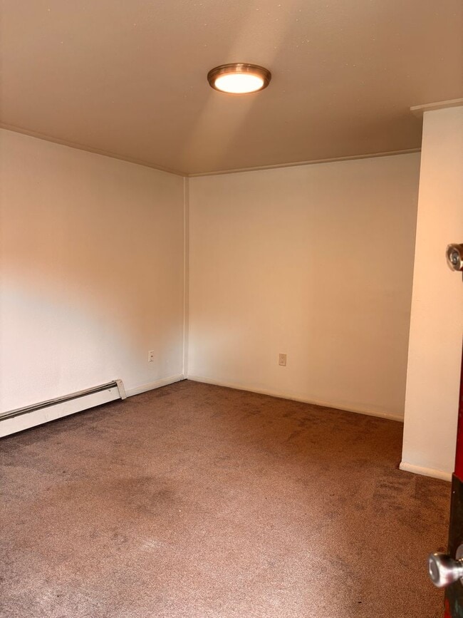 Building Photo - 3604 Oregon Dr