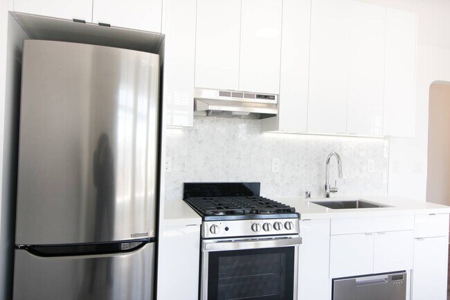 Foto del edificio - 3270 21st St