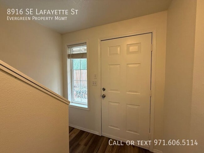 Building Photo - 8916 SE Lafayette St