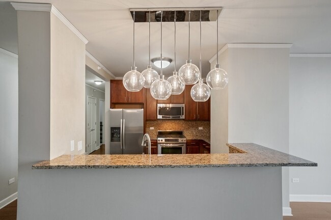 Building Photo - 450 E Waterside Dr