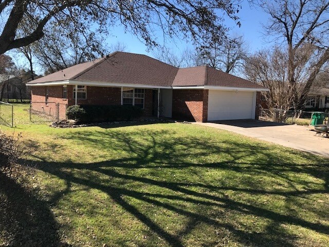 Foto principal - 5710 Galaxie Rd