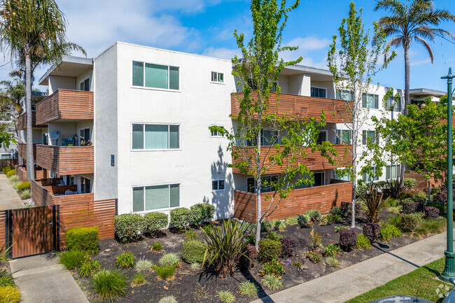 Townhomes for Rent with a Basement in Alameda CA Townhomes for Rent with a Basement in Alameda CA