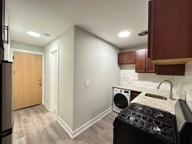 Foto del edificio - 448 W Barry Ave