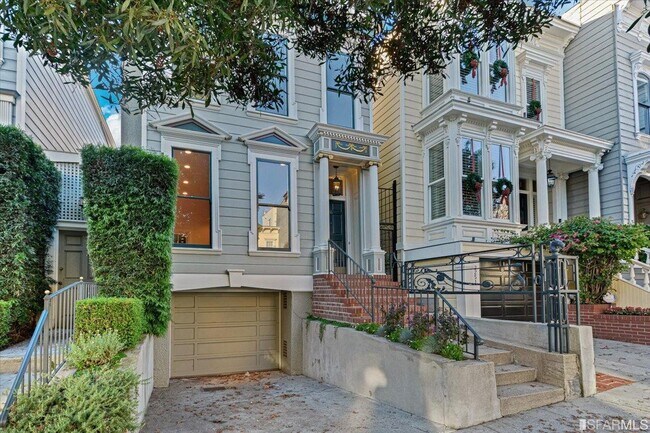 Building Photo - 2243 Steiner St