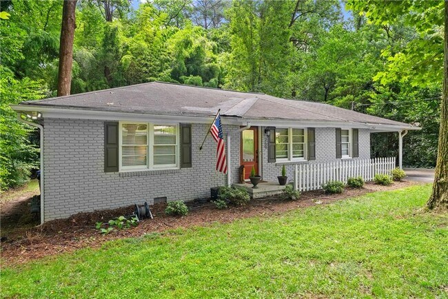 Building Photo - 269 Terrydale Dr SE
