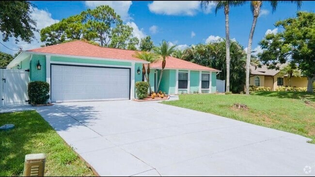 Building Photo - 2024 SW Monterrey Ln