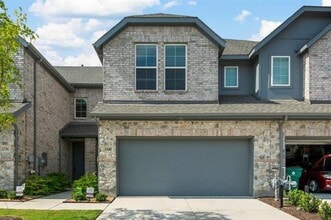 Building Photo - 1340 Hill Country Pl