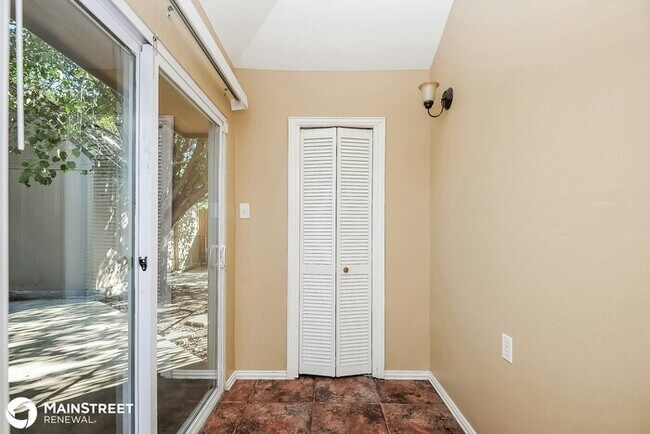 Building Photo - 809 Minuteman Dr, Blue Mound, TX 76131