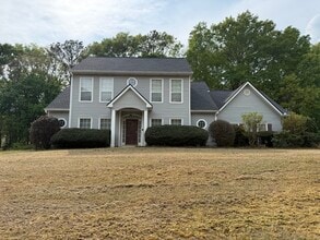 Building Photo - 617 West Ln