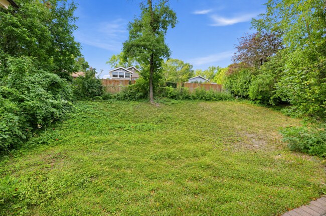 Foto del edificio - 7351 Berkshire Way
