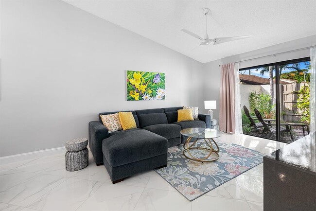 Building Photo - 3068 S Oakland Forest Dr