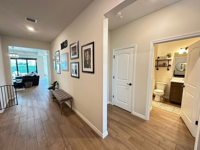 Foto del edificio - Luxury Living 3 Bedroom 2.5 Bath Pool Avai...