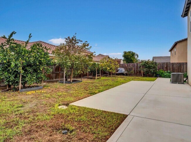 Foto del edificio - 1672 Thistle Ln