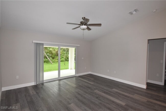 Foto del edificio - 4513 Rhapsody Ave