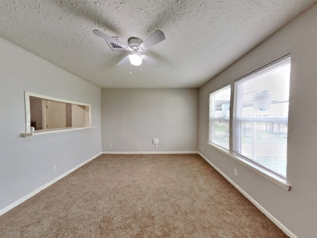 Building Photo - 8910 Talton St