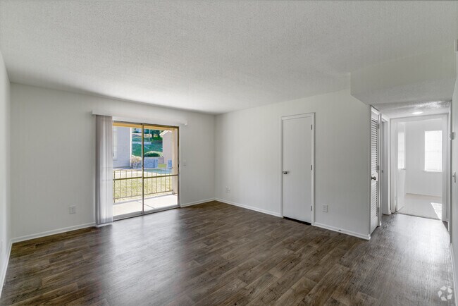 2 habitaciones, 1 baño - 960 pies cuadrados - Sala de estar - Ravenwood Hills